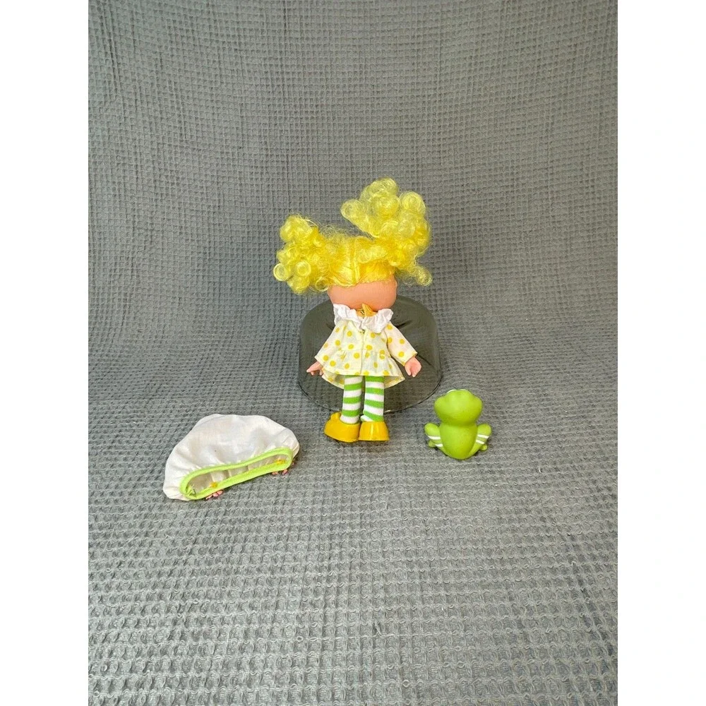 Vintage Strawberry Shortcake Lemon Meringue Doll + Frappe Frog Original Outfit